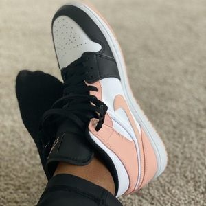 NIKE SNEAKERS